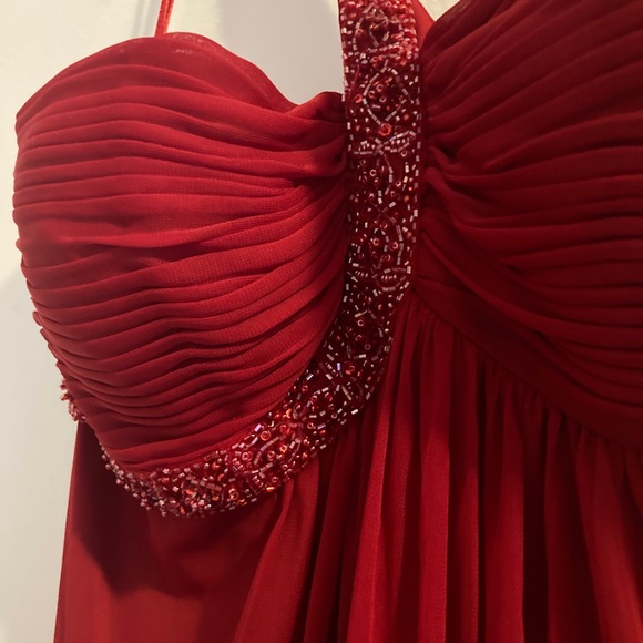 Red Evening Gown/Maxi Dress/Prom Dress - Picture 4 of 5